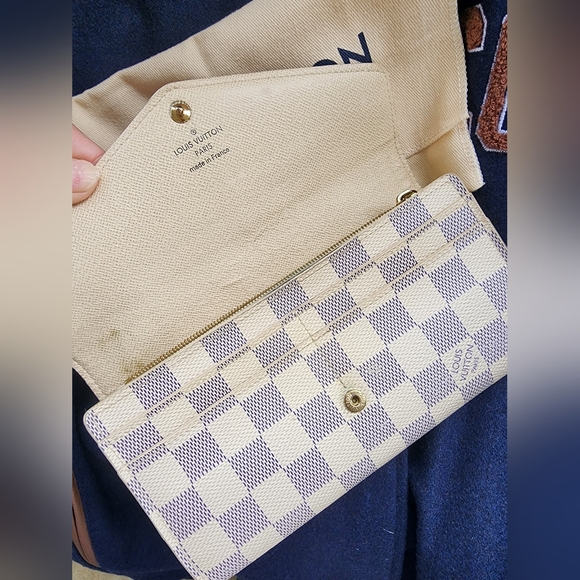 Authentic Louis Vuitton Azur Sarah Wallet